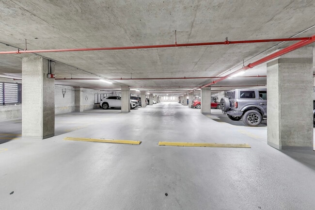 Building Photo - 1255 S State St