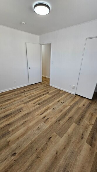 Building Photo - 47 S Brentwood Ave