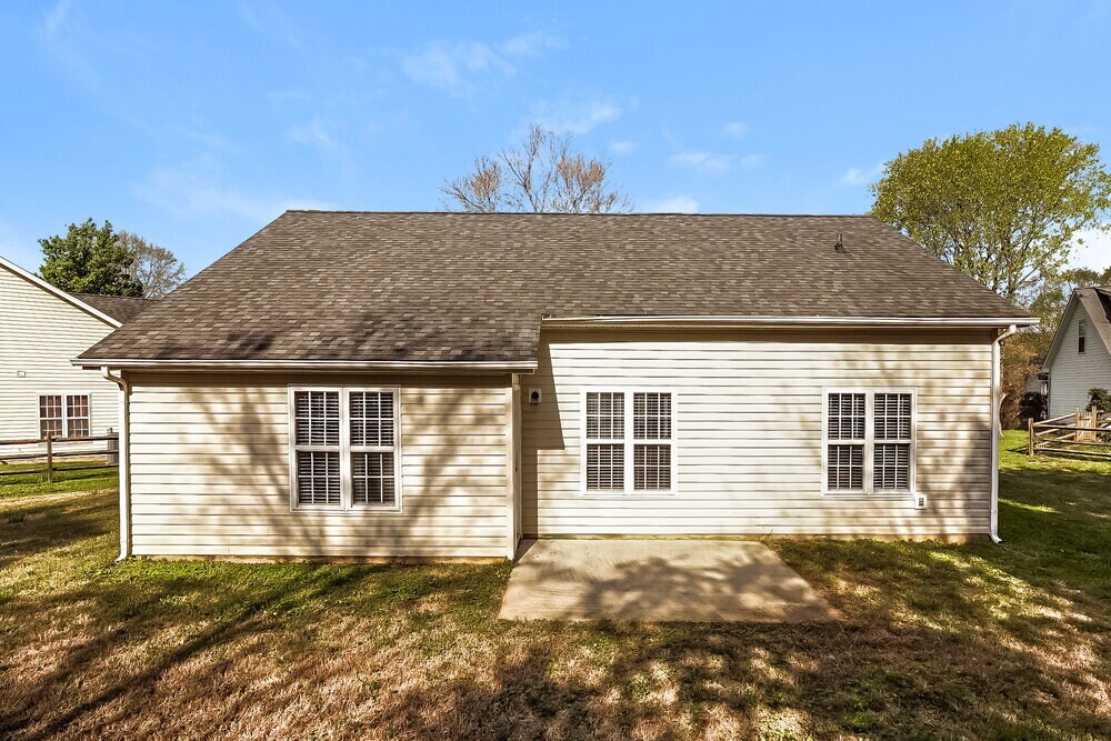 Building Photo - 1039 Sandy Point Dr SW