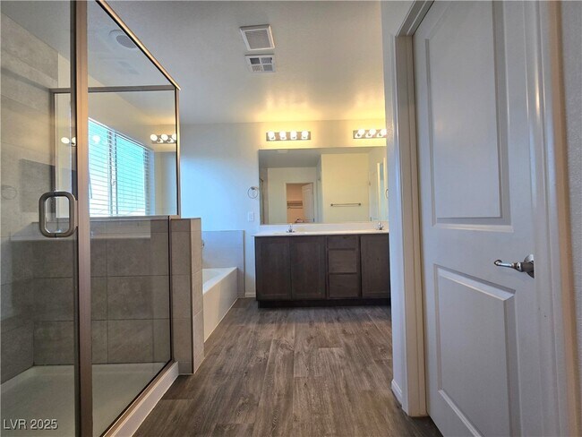 Building Photo - 5817 Bonita Rose St