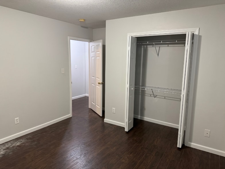 Building Photo - 3120 Clydesdale Dr
