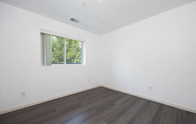 Bedroom 2 - 35330 Van Born Rd