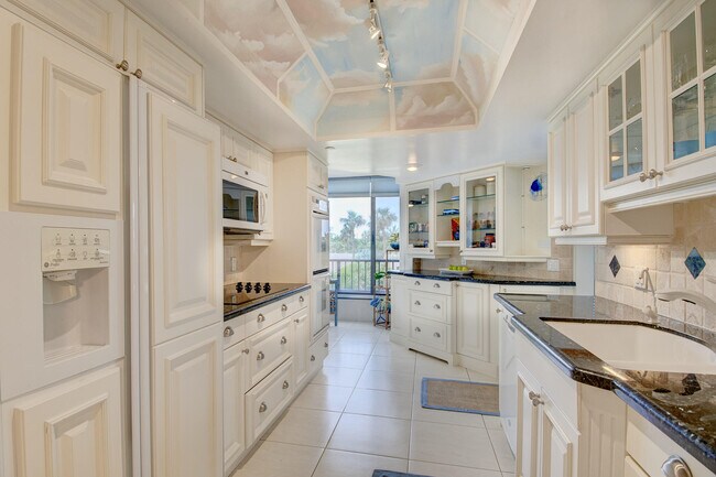 Building Photo - 2400 S Ocean Dr