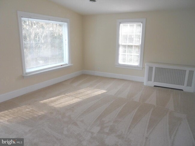 Building Photo - 1717 Circle Rd