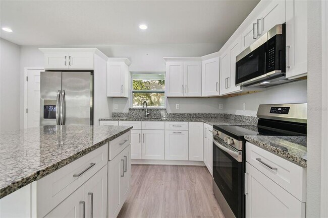 Building Photo - 6817 N Sterling Ave