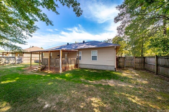 Building Photo - 31 Newcastle Dr