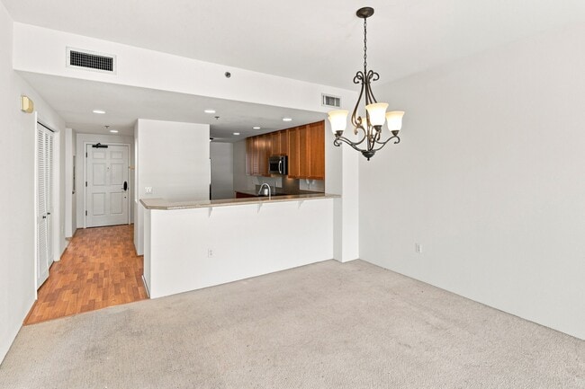 Building Photo - 520 Lunalilo Home Rd