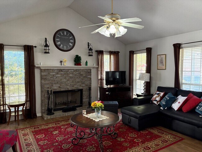 Building Photo - 309 Station Creek Dr