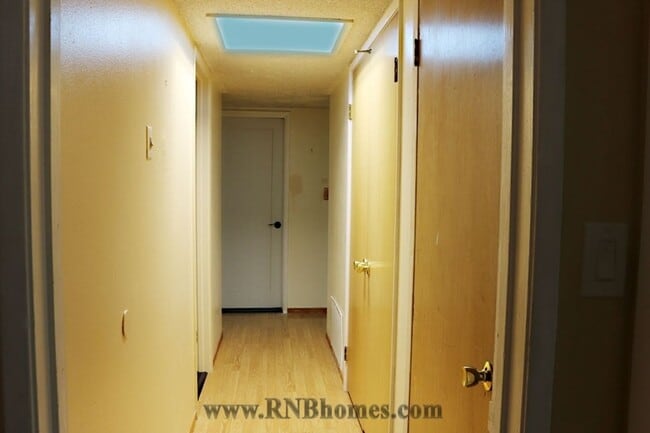 Building Photo - 2540 El Burlon Cir