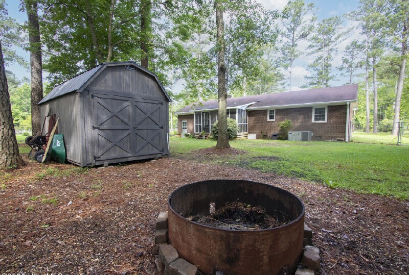 Building Photo - 415 Bradford Dr