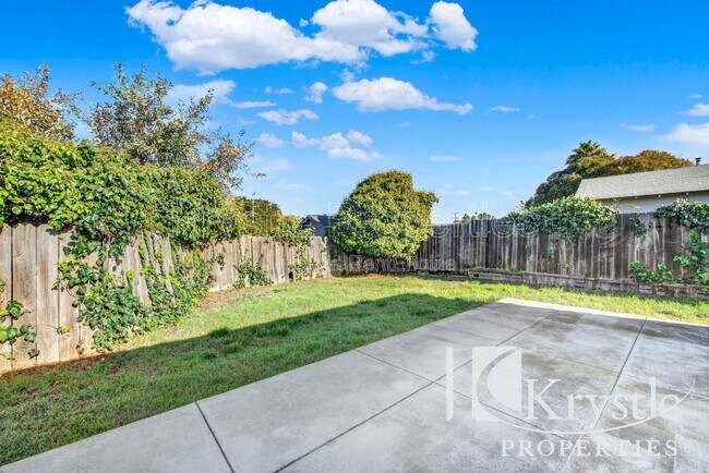 Building Photo - 342 Los Altos Pl