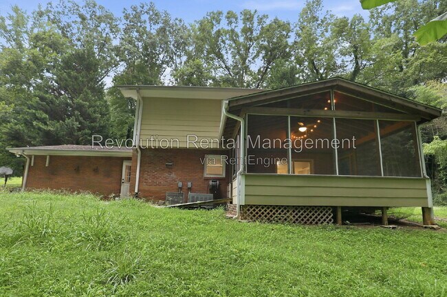 Building Photo - 115 Hickory Ave