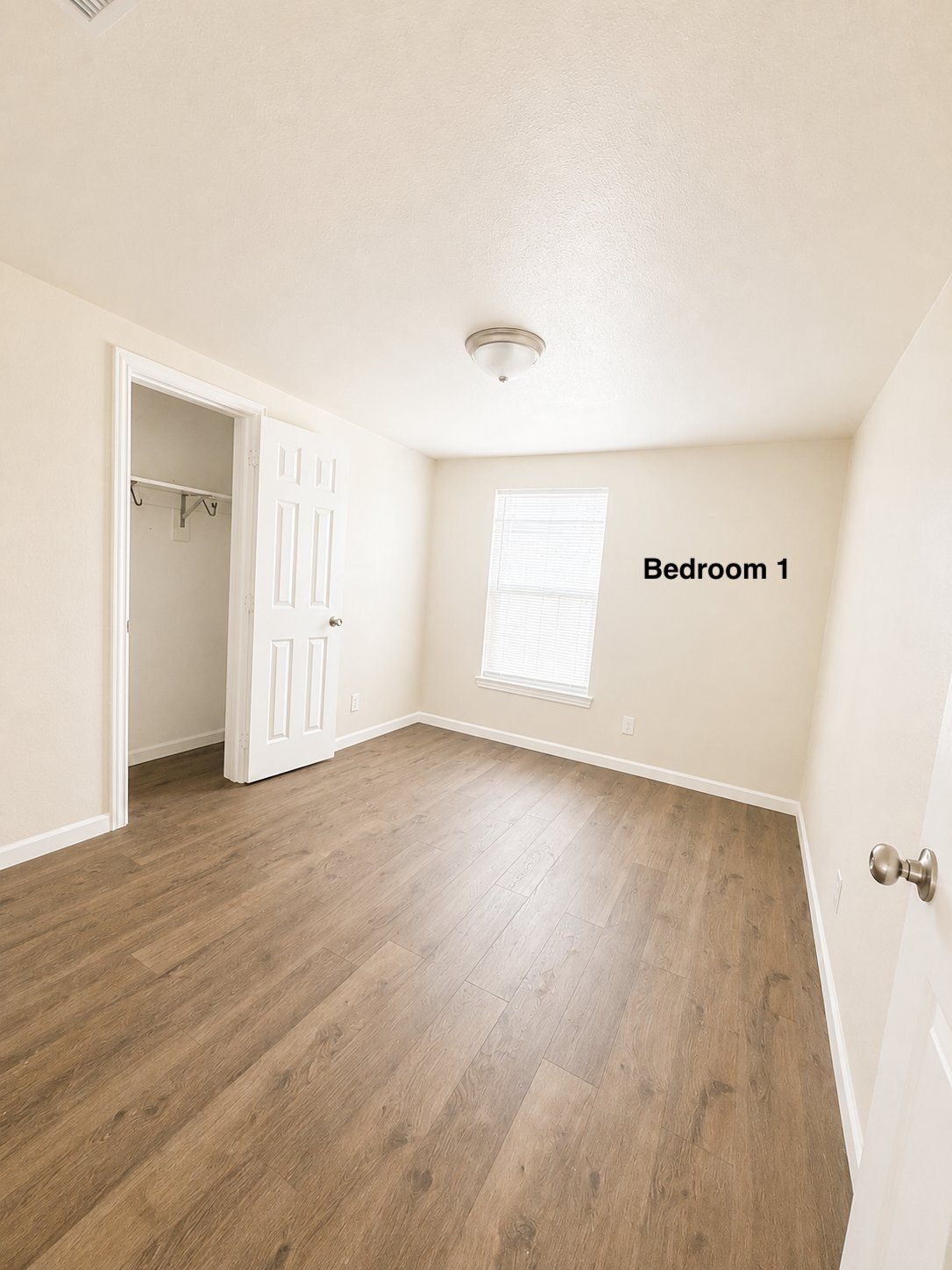 Building Photo - 824 Karnes St