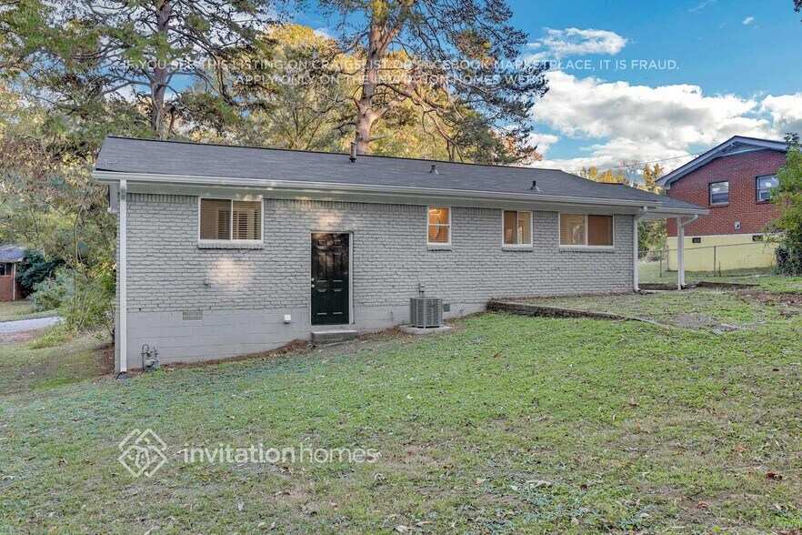 Building Photo - 2833 Altaview Dr SE