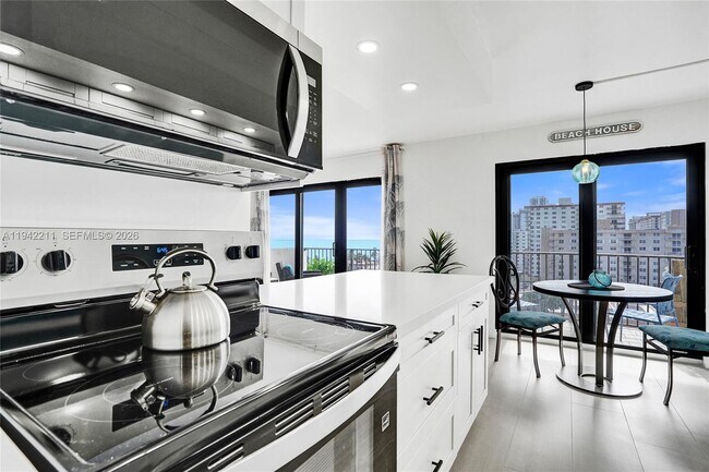 Building Photo - 1201 S Ocean Dr