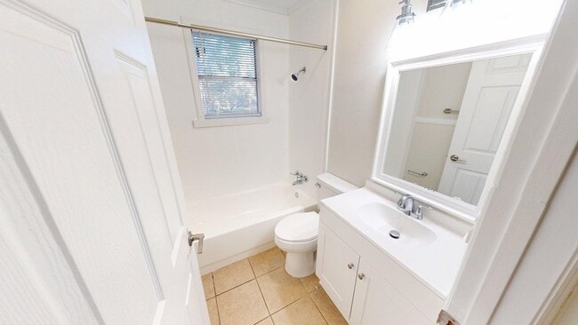 Building Photo - 409 Augusta Ave