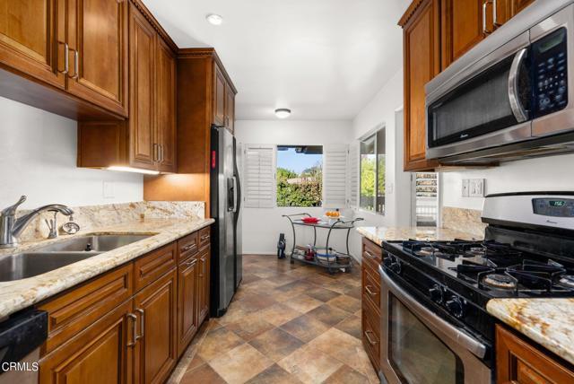 Building Photo - 945 S Orange Grove Blvd
