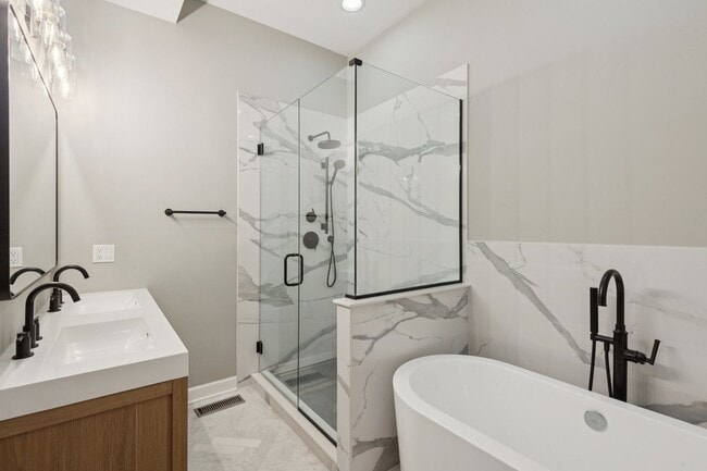 Building Photo - 937 N Willard Ct