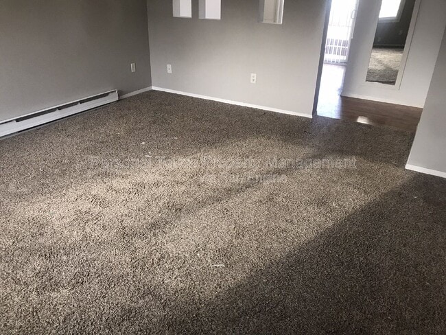 Building Photo - 440 22nd St E