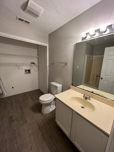 Building Photo - 2909 Spring Garden St