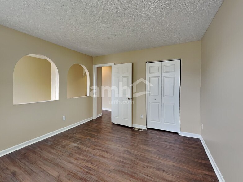 Building Photo - 6901 Storm Boat Ln