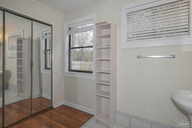 Building Photo - 6314 White Oak Dr