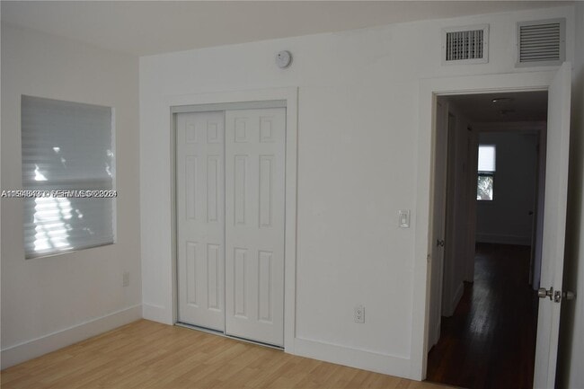 Building Photo - 9780 Bay Harbor Terrace