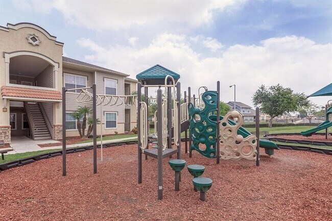 Building Photo - 900 N 26th St