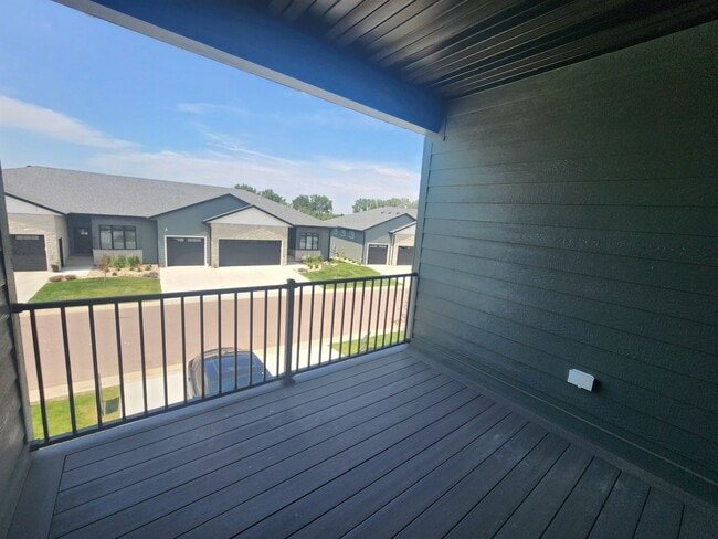 Building Photo - Brand New Townhomes!