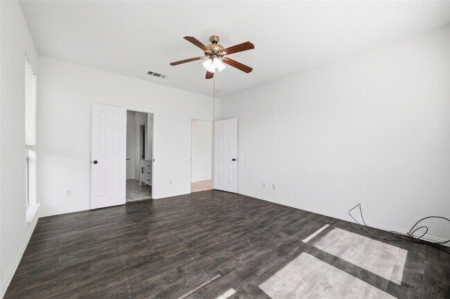 Building Photo - 412 Cypress Hill Dr