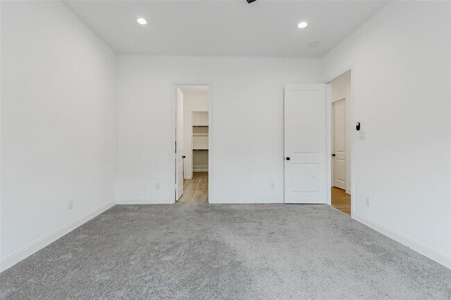 Building Photo - 7810 Kenton St