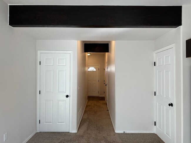 Building Photo - 1733 N Nina Cir