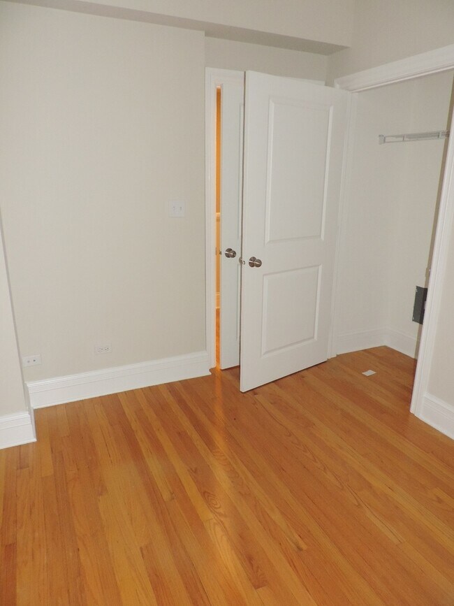 Building Photo - 836 Judson Ave