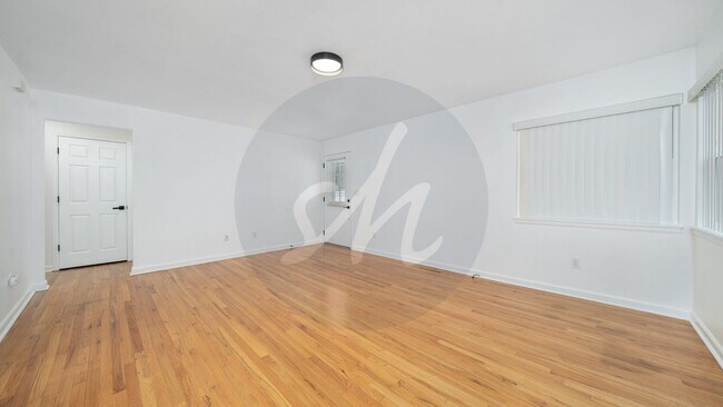 Building Photo - Modern Duplex in Old Colorado City