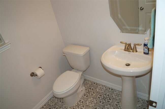 Building Photo - 2056 Meliana Dr