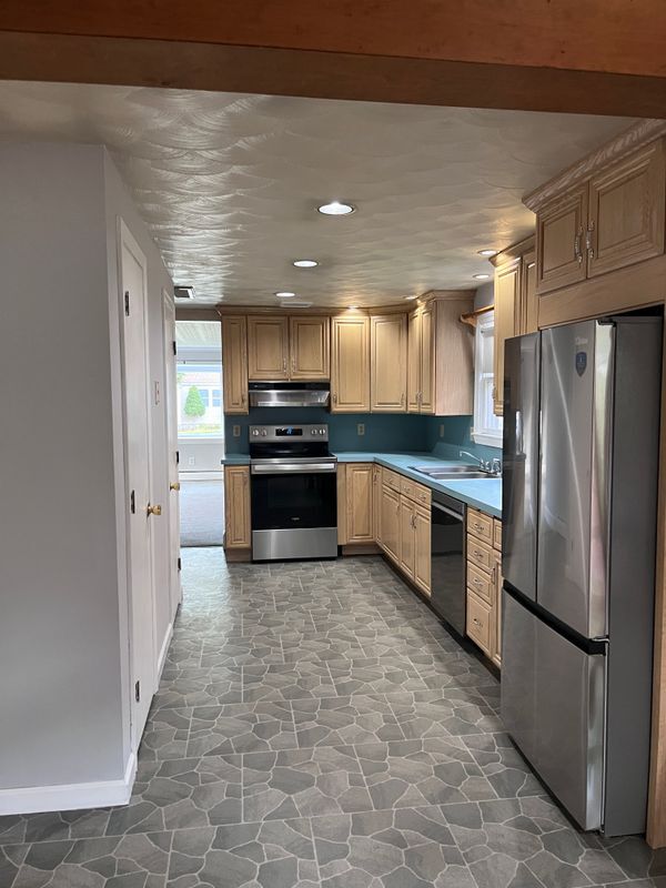 Building Photo - 64 Tomlinson Ave