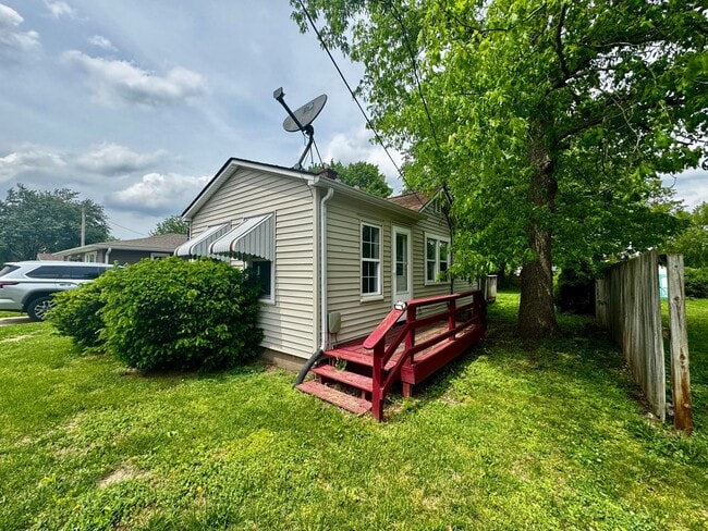 Building Photo - Charming 2-Bed, 1-Bath Single-Family Home in Coal Valley – Available Now!