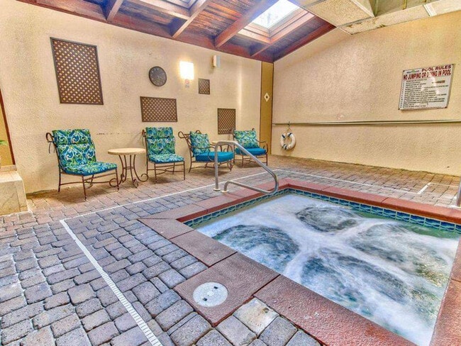 Building Photo - 104 Gulfside Ct