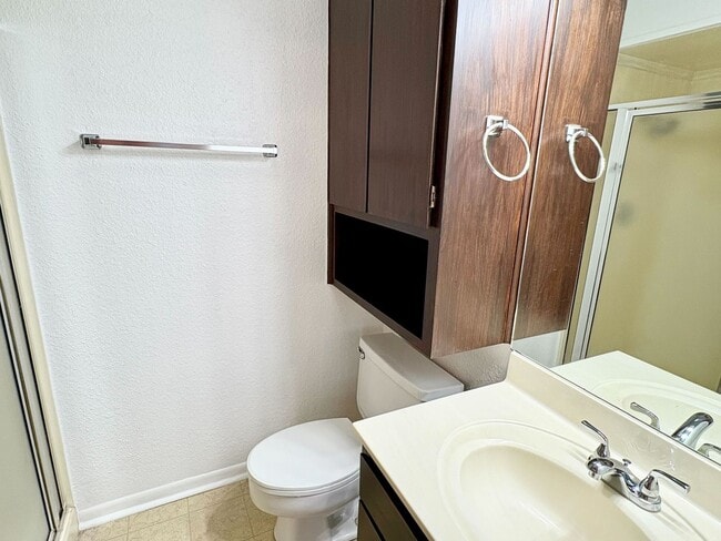 Building Photo - Tranquil 2BD/3BA Townhouse with Wildlife Views & Hill Country Charm!