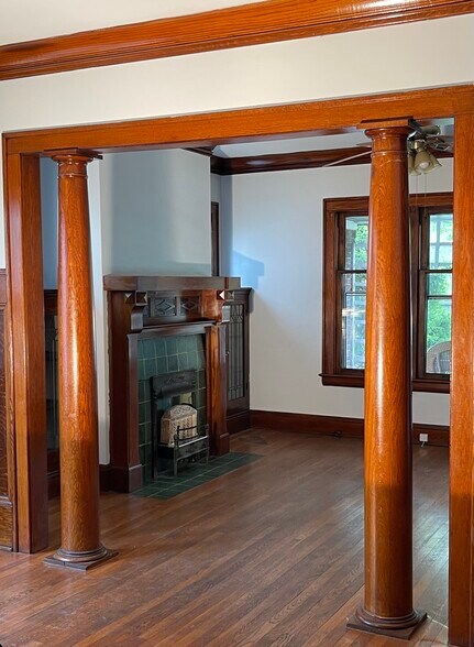 Living room - 2654 E 130th St