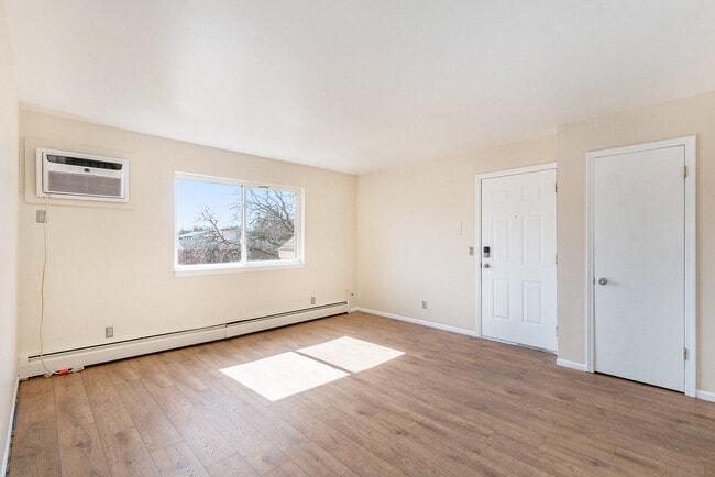 Building Photo - Adler Apartments