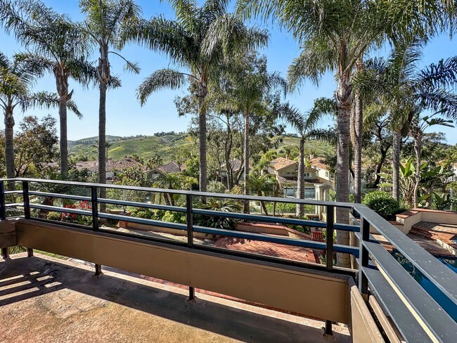 Building Photo - Beautiful Marina Hills Home!
