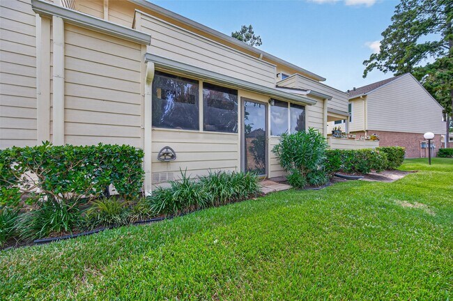 Building Photo - 14515 Wunderlich Dr