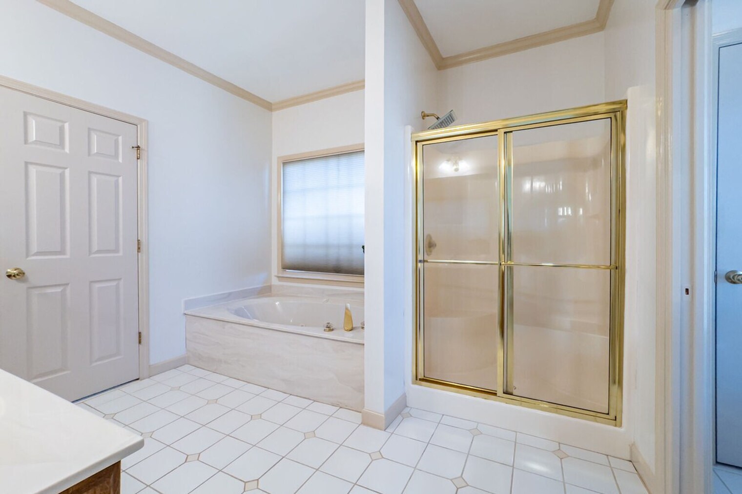 Building Photo - 530 Waterford Dr