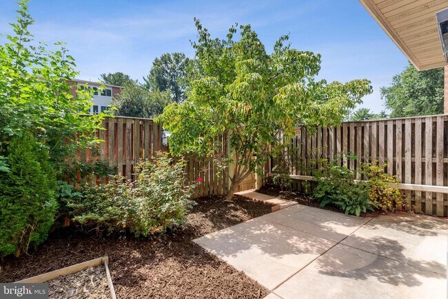 Building Photo - 10650 Green Mountain Cir