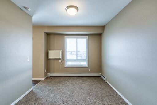 Building Photo - Northtown Crossing - Pet Friendly, Student...