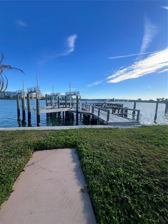 Building Photo - 7740 Boca Ciega Dr