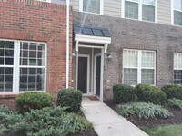 Building Photo - Modern 3 Bed 2.5 Bath Townhouse/Condo Near West End Henrico