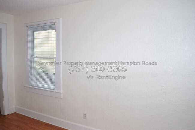 Building Photo - 857 W 41st St