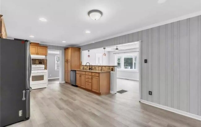 Building Photo - 5409 Sumac Cir